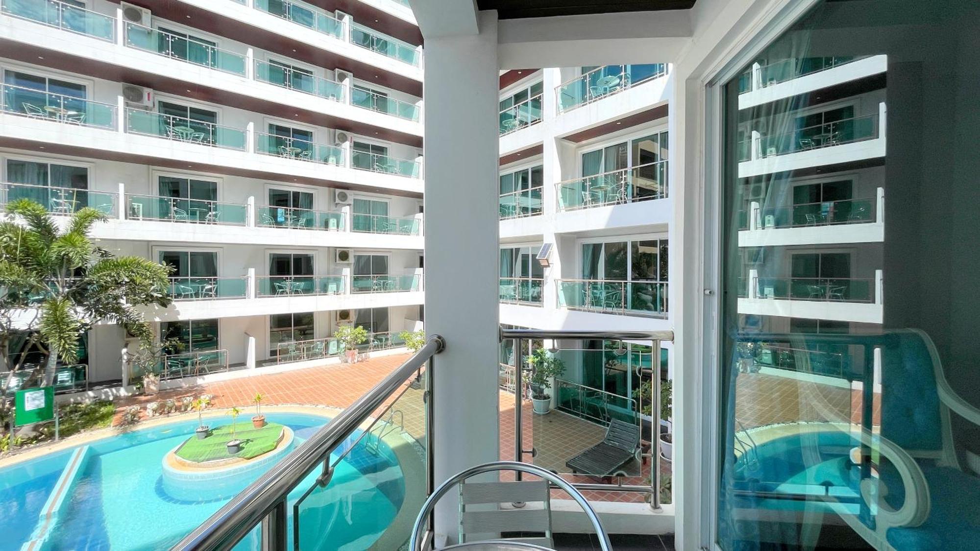 Dragon Beach Resort , Jomtien Beach Pattaya 外观 照片