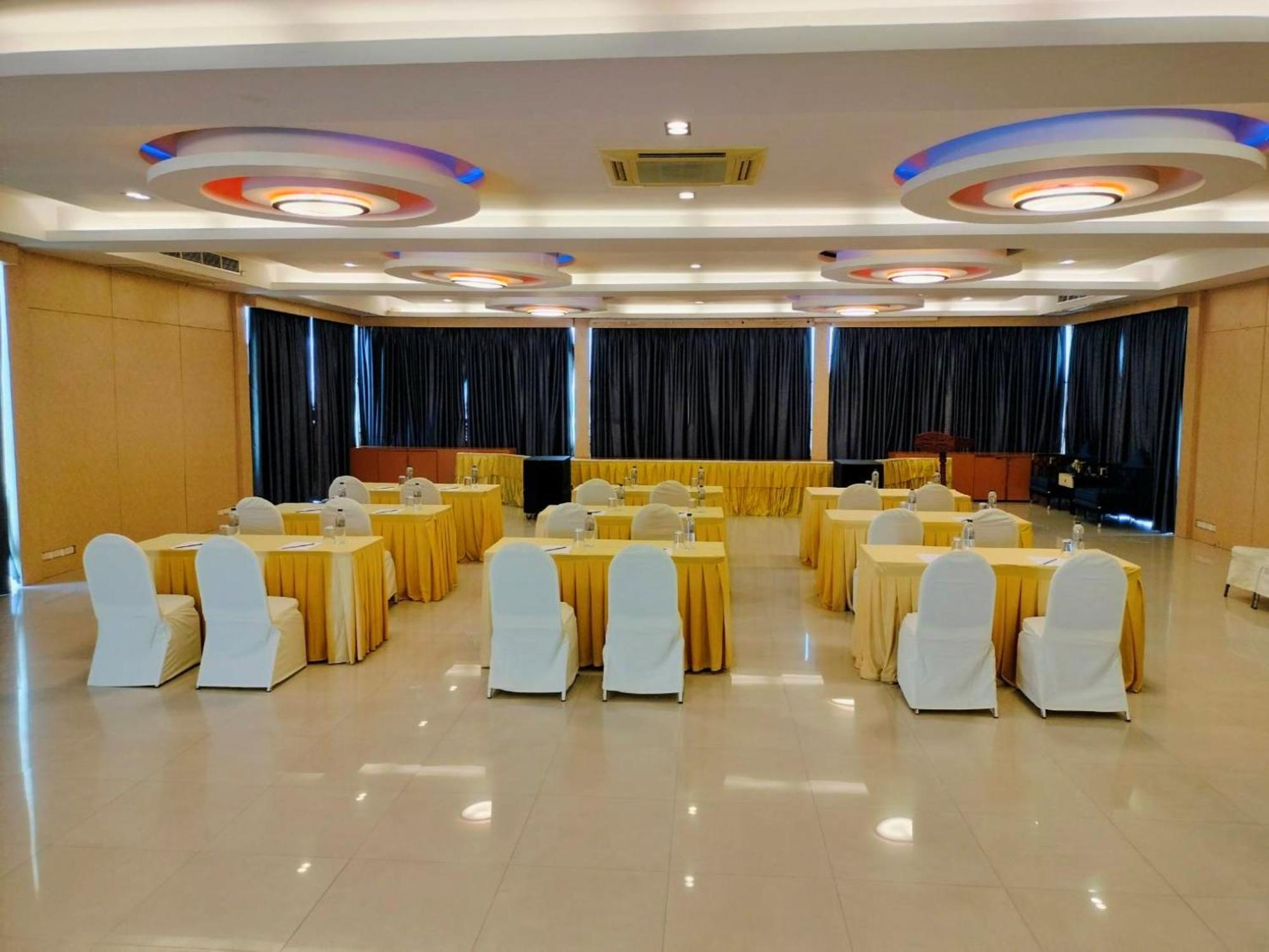 Dragon Beach Resort , Jomtien Beach Pattaya 外观 照片