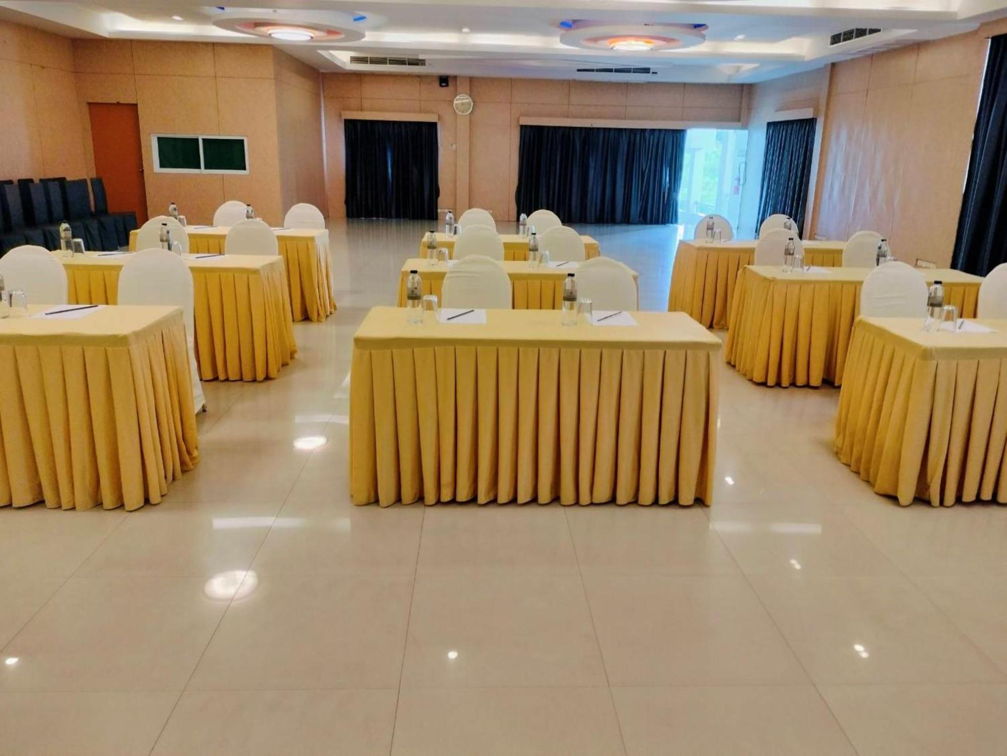 Dragon Beach Resort , Jomtien Beach Pattaya 外观 照片