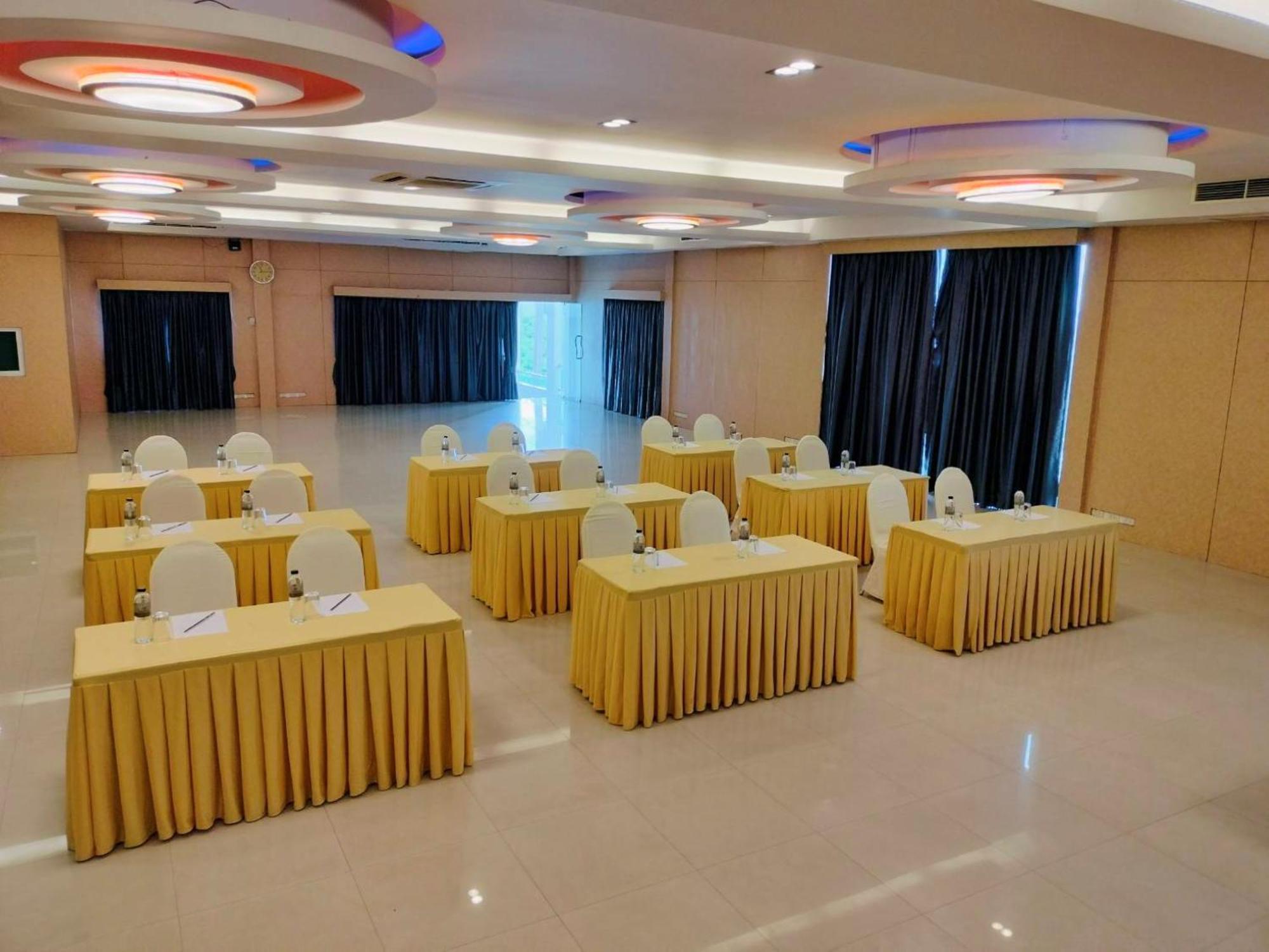 Dragon Beach Resort , Jomtien Beach Pattaya 外观 照片