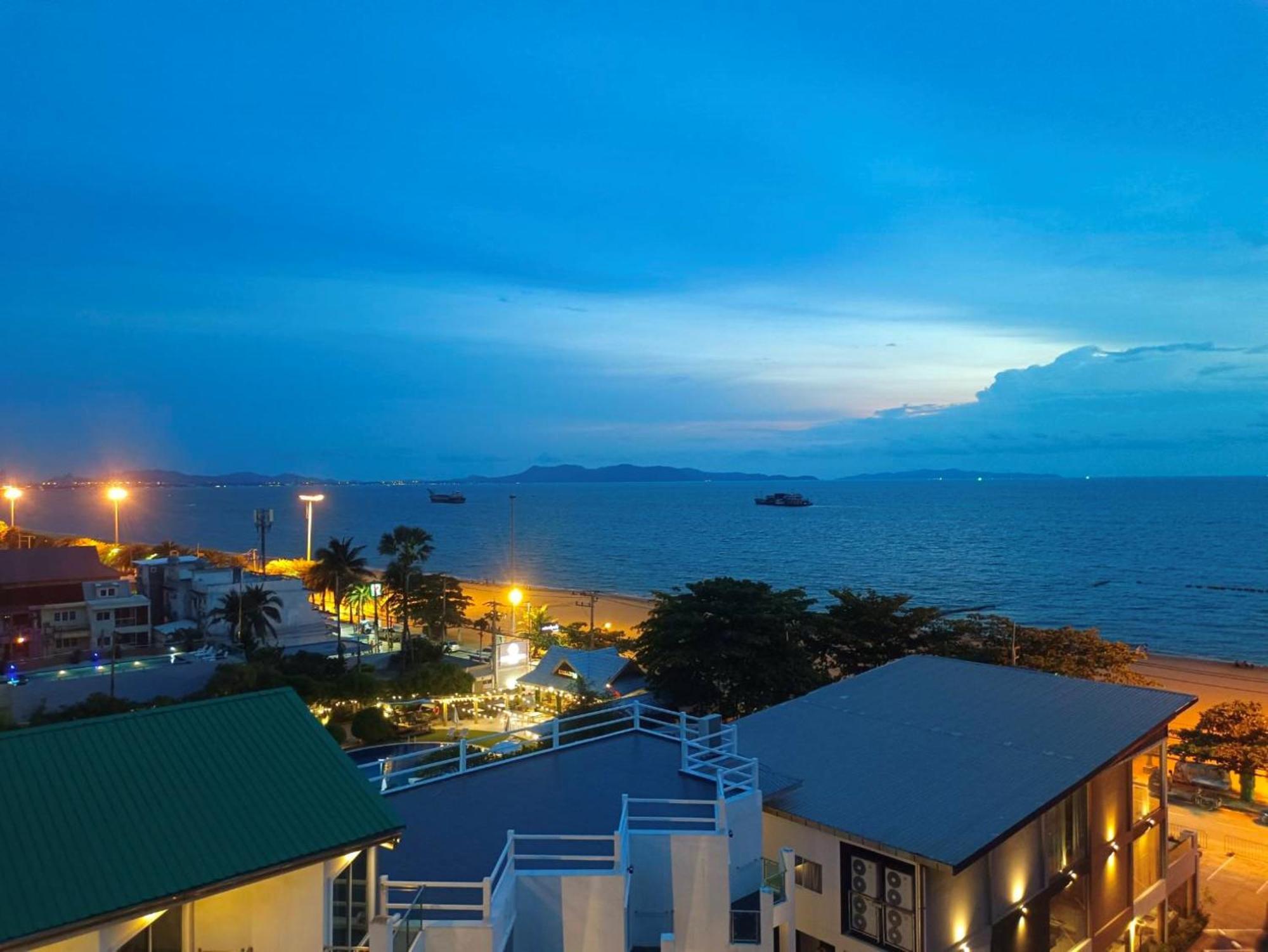 Dragon Beach Resort , Jomtien Beach Pattaya 外观 照片