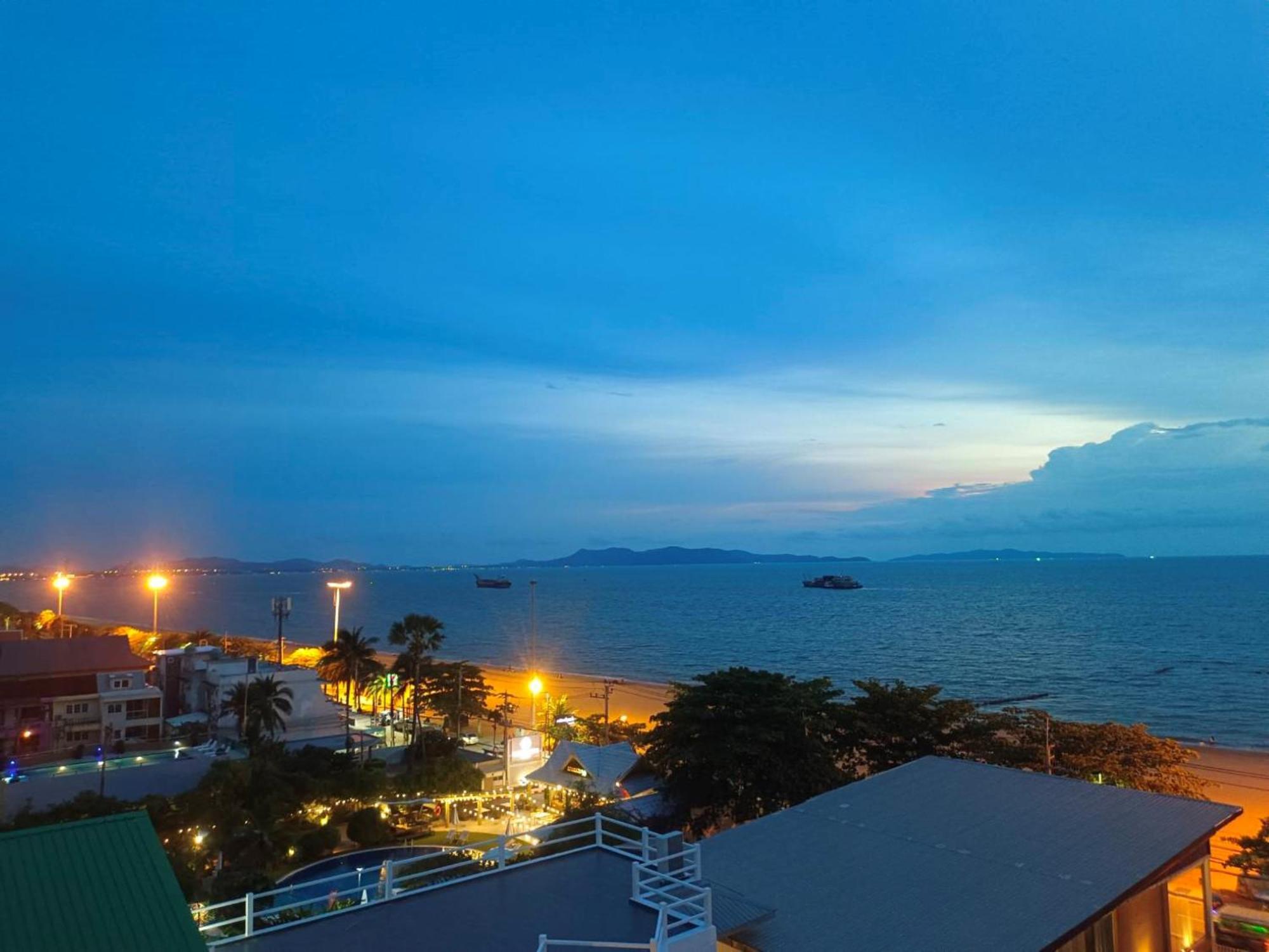 Dragon Beach Resort , Jomtien Beach Pattaya 外观 照片